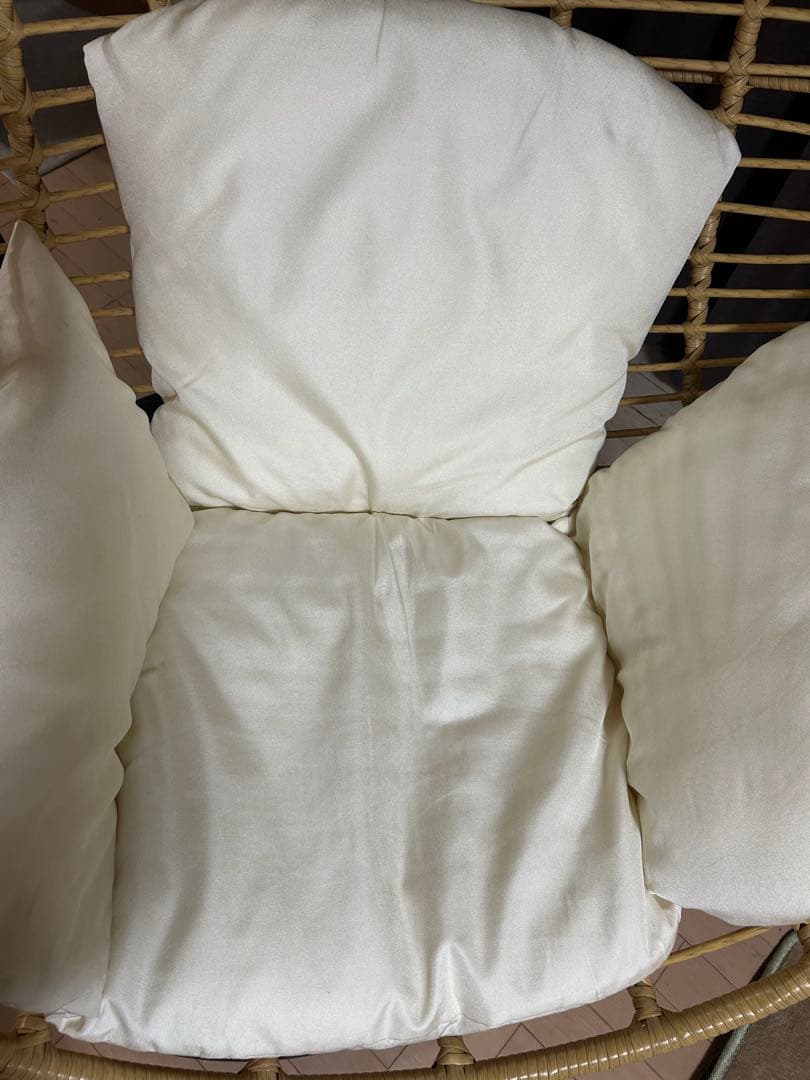 引き取り限定　ラタン ハンギングチェア 卵型 ホワイトクッション