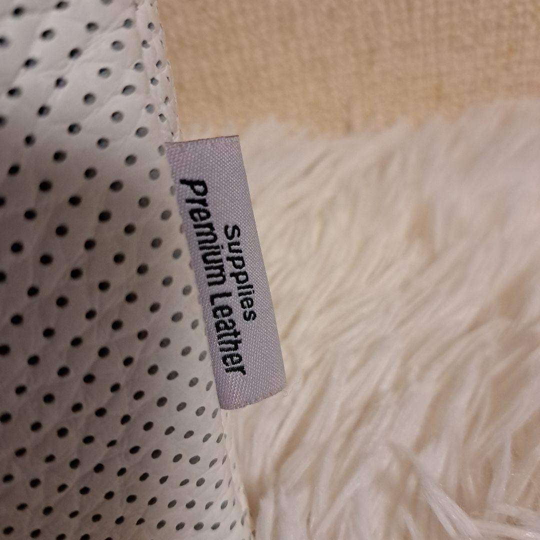 KELVIN GIORMANI 　ケルビンジョルマーニ　　レザークッション　白