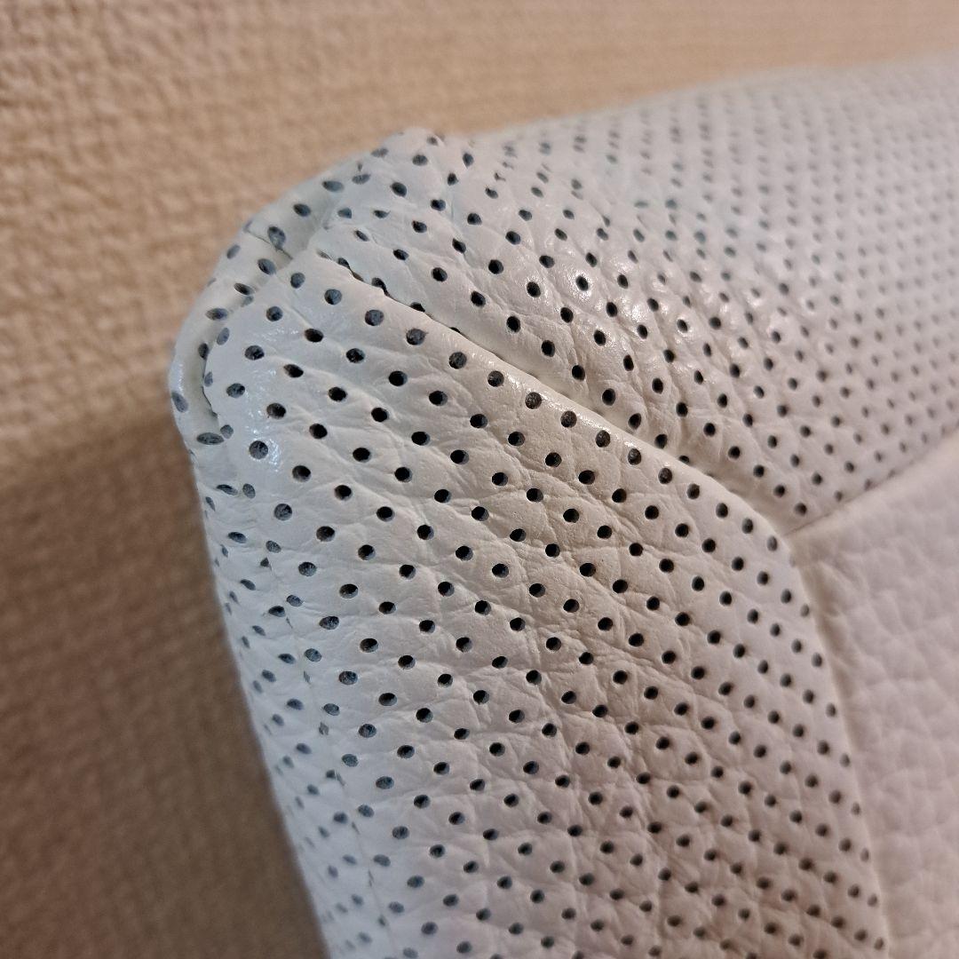 KELVIN GIORMANI 　ケルビンジョルマーニ　　レザークッション　白