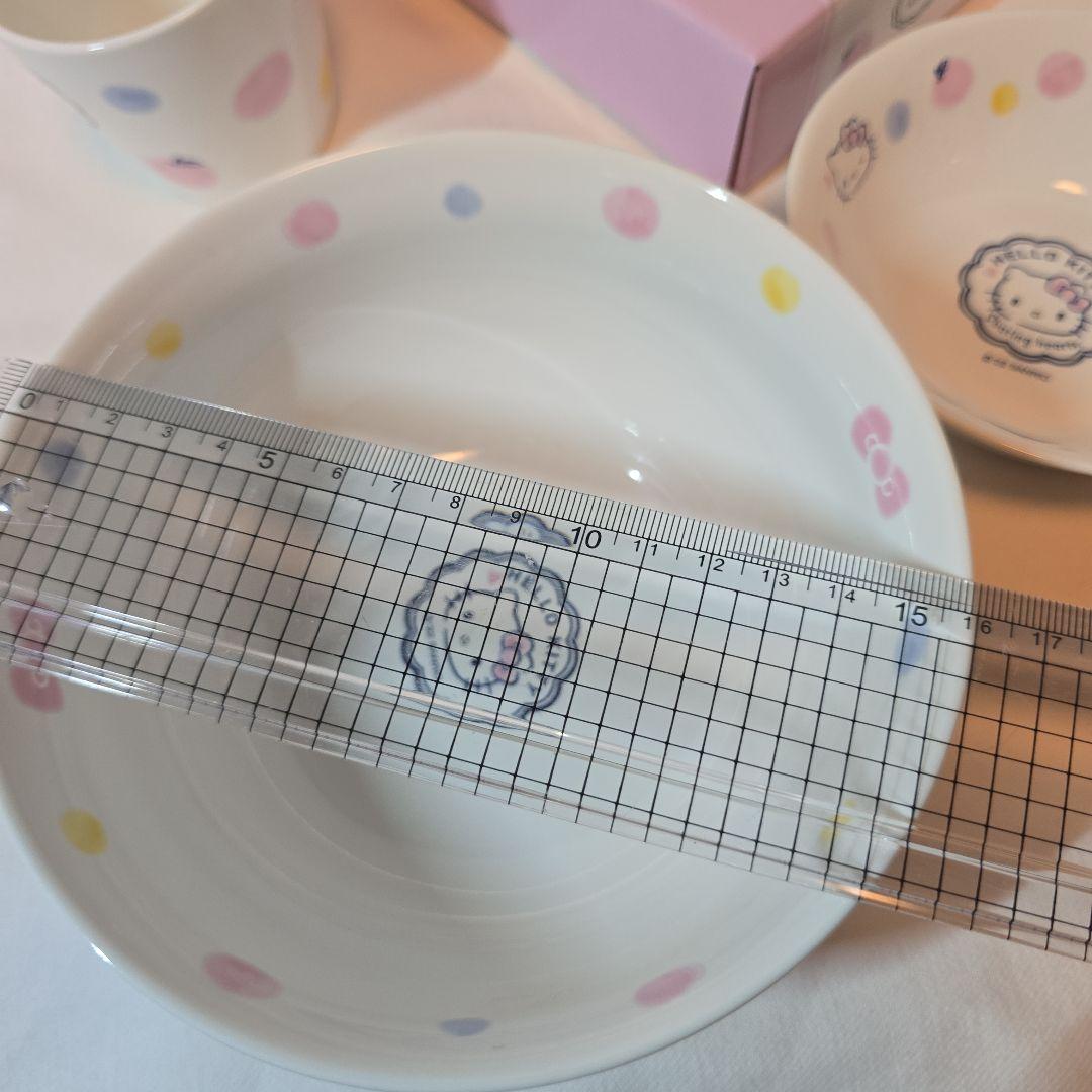 サンリオ　ハローキティ　サンリオ食堂　どんぶり　小鉢　湯のみ