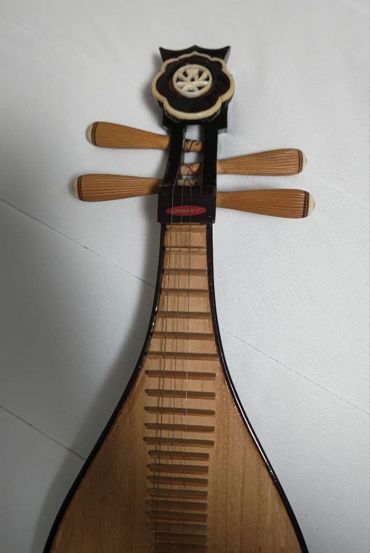 中国琵琶　ケース付き　柳琴　りゅうきん　リウチン