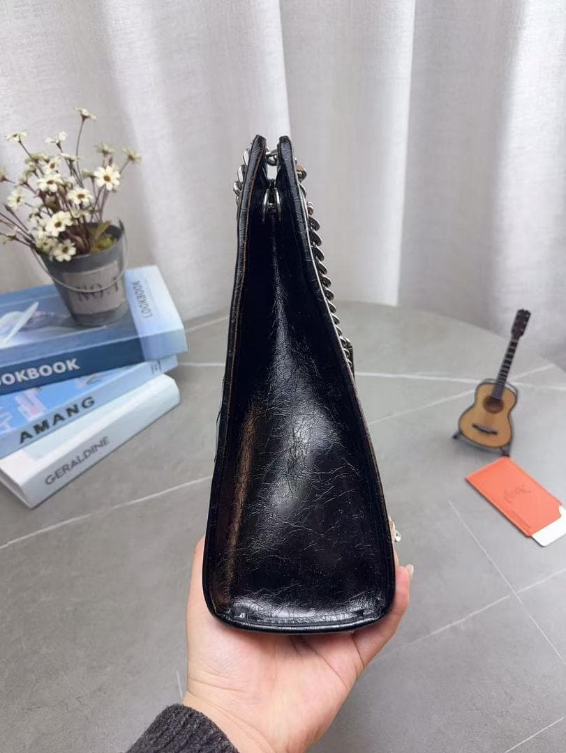 YSL Niki ブラックレザー ショルダーバッグ