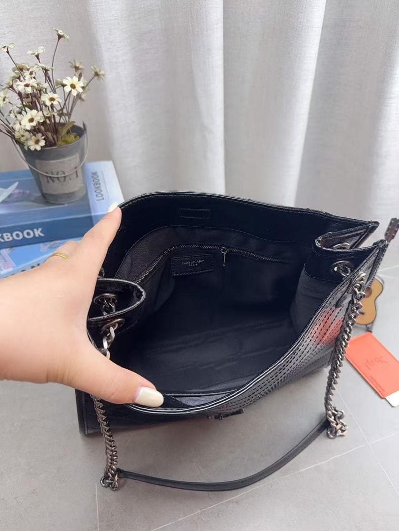 YSL Niki ブラックレザー ショルダーバッグ