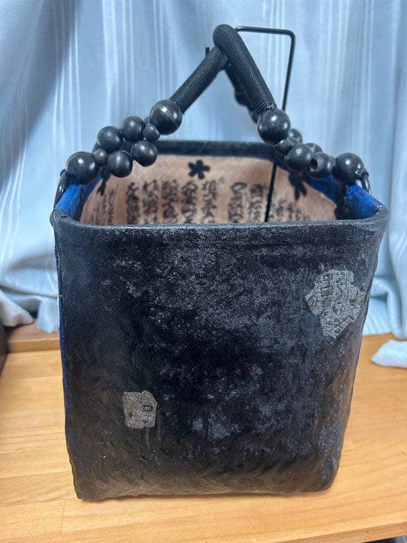 一閑張りバック、ネイビー レース刺繍