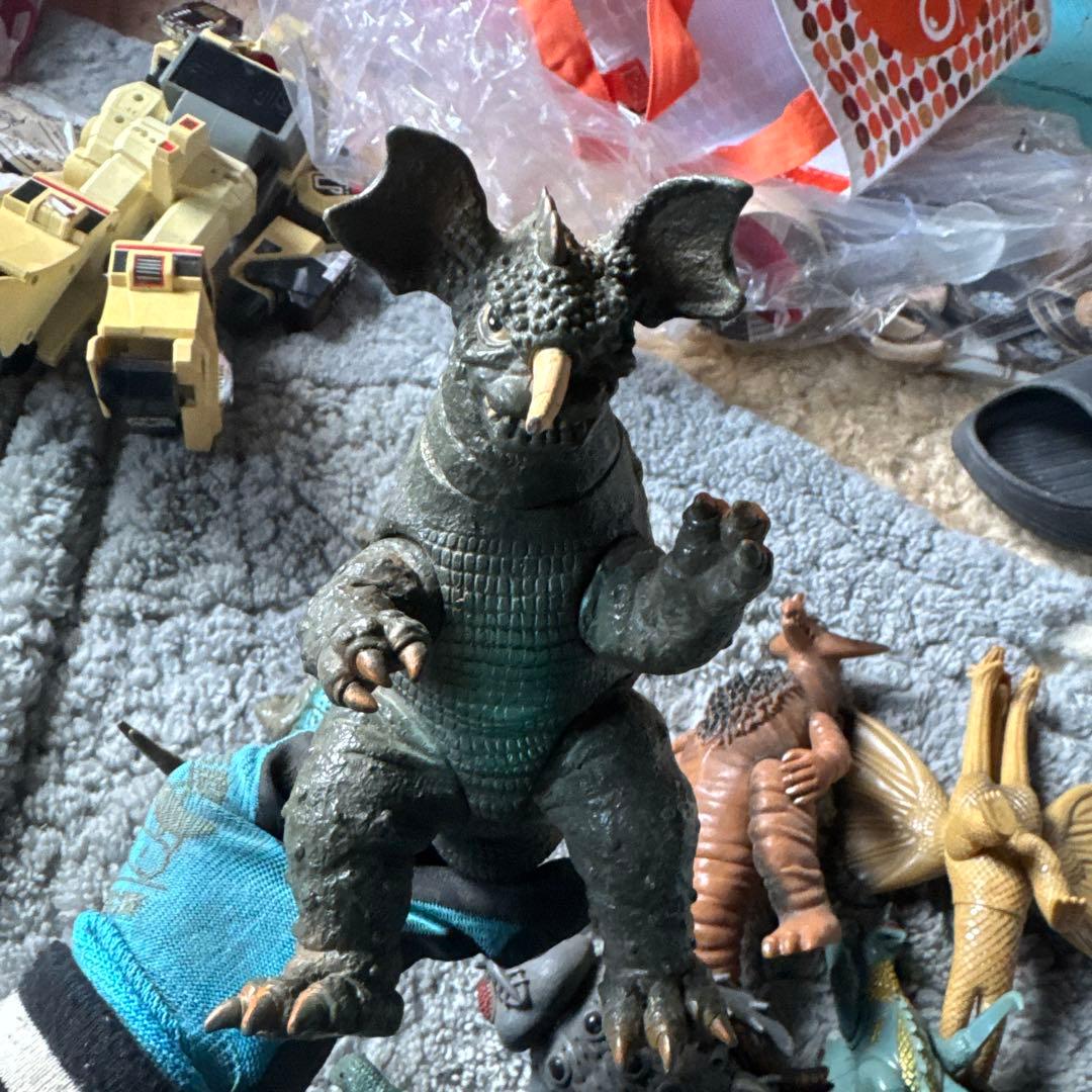 怪獣フィギュア 7体セット