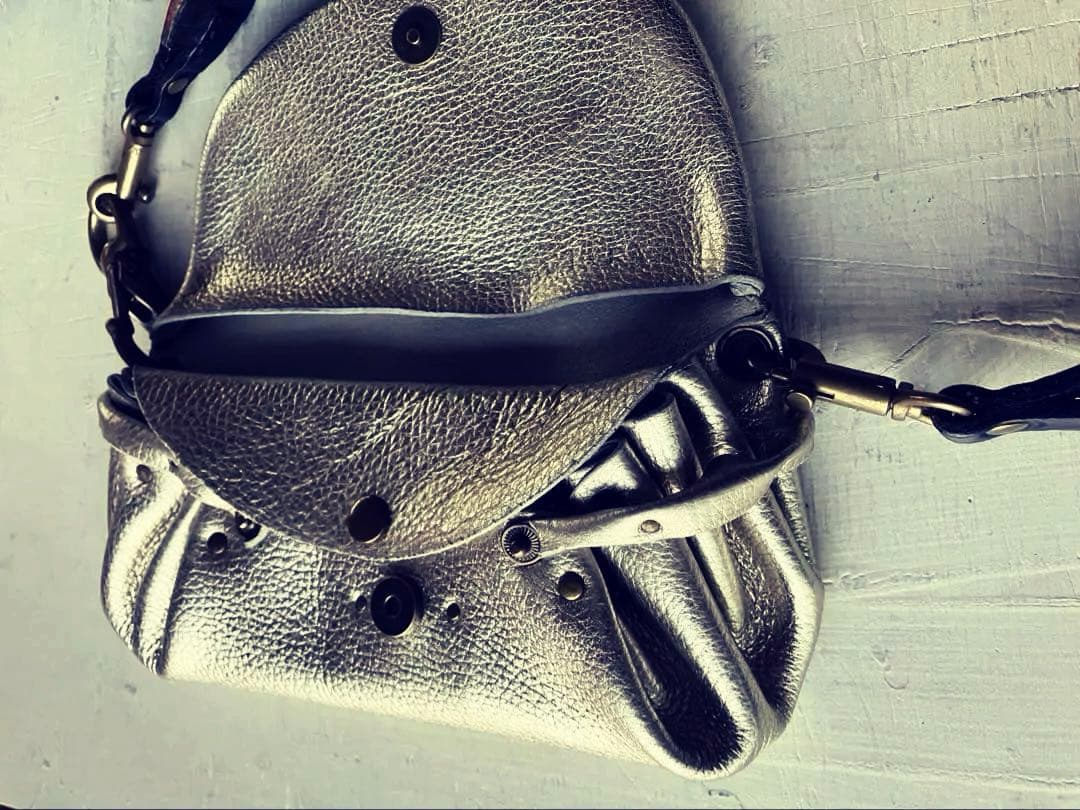 コノチイサナゴールド…leatherアコーディオンポーチウォレット