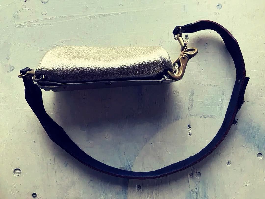 コノチイサナゴールド…leatherアコーディオンポーチウォレット