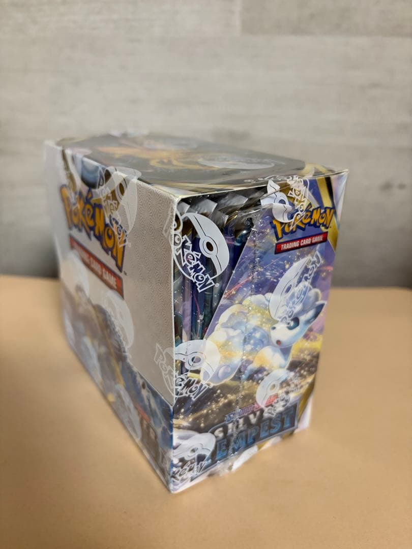 海外版　英語　Pokémon Sword & Shield box 新品未開封