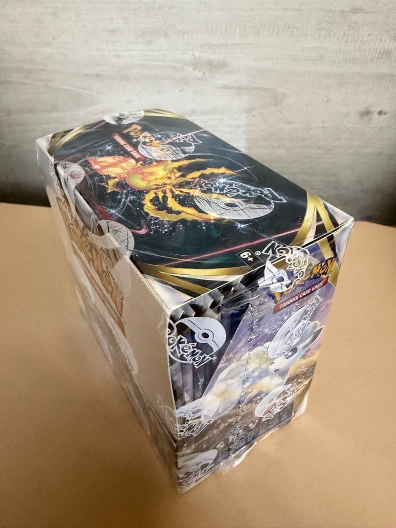 海外版　英語　Pokémon Sword & Shield box 新品未開封