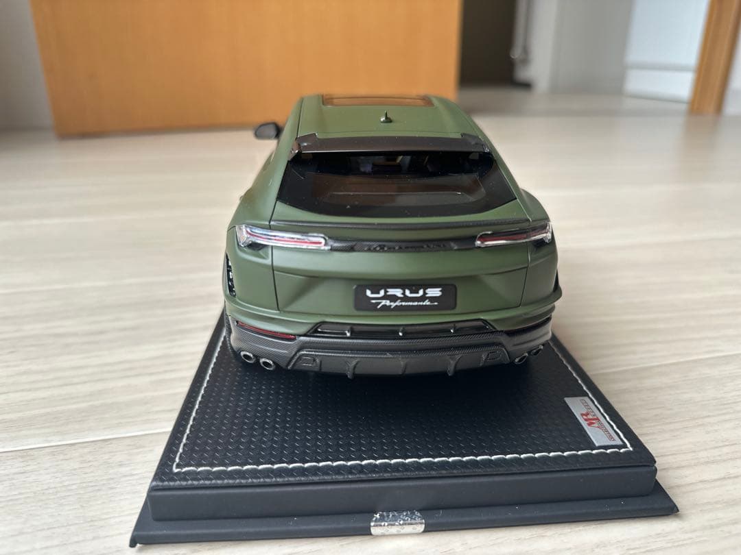 Lamborghini Urus 1/18 ウルス　ペルフォルマンテ