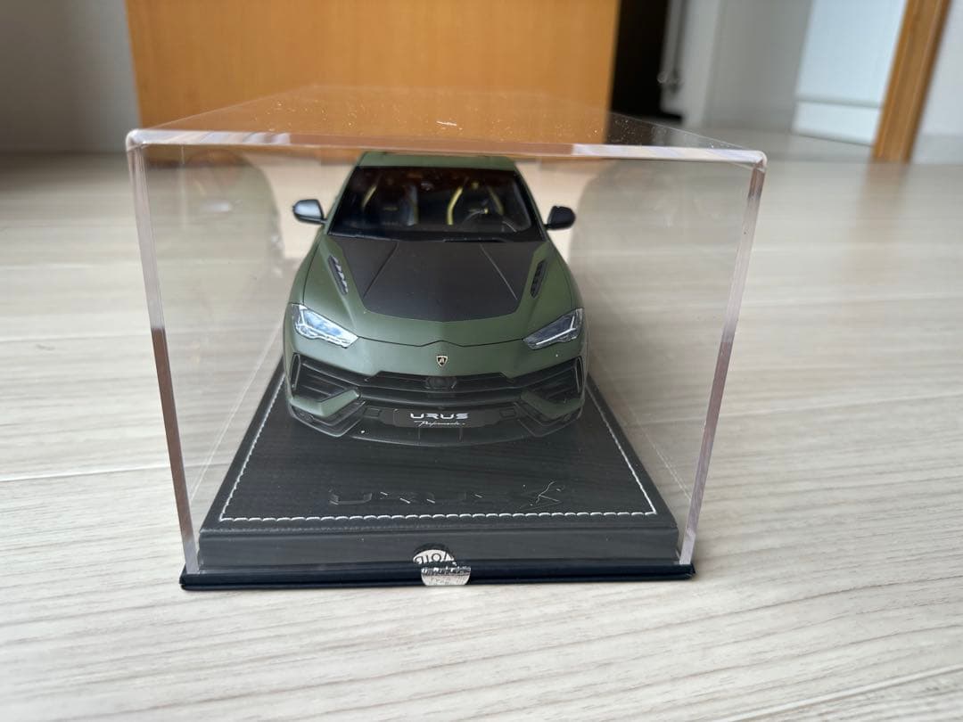 Lamborghini Urus 1/18 ウルス　ペルフォルマンテ