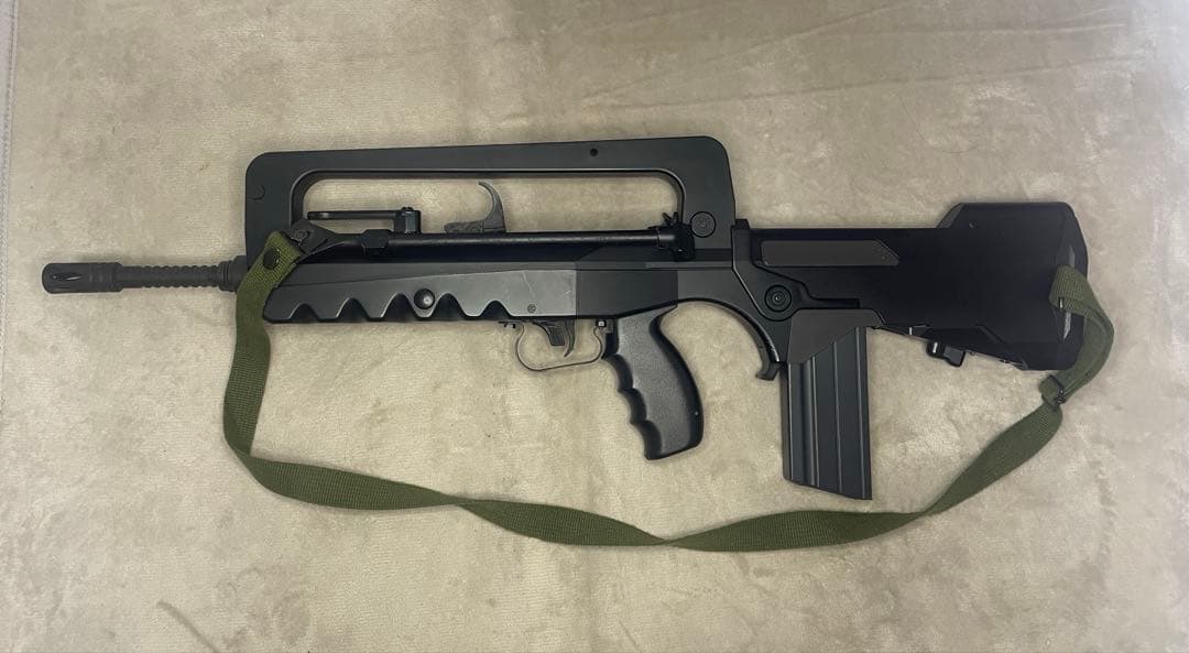 動作未確認　東京マルイ製　スタンダード電動ガン　FAMAS　箱付き