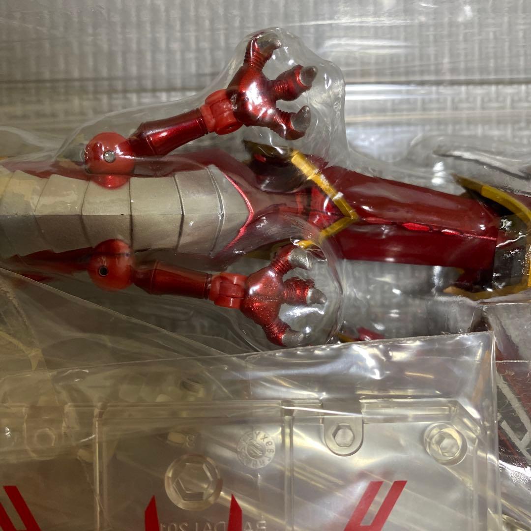 【中身未使用】s.h.figuarts 仮面ライダー龍騎　バンダイ　フィギュア