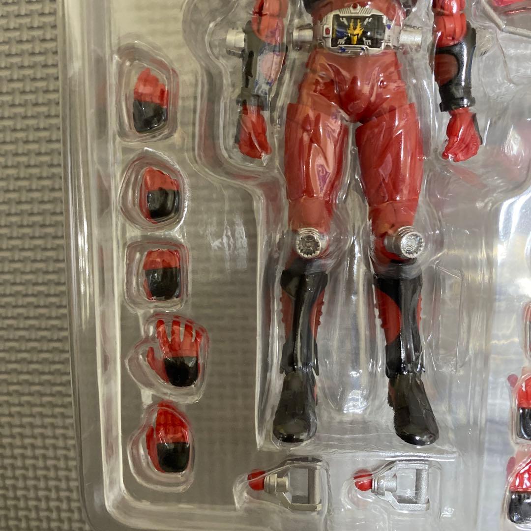 【中身未使用】s.h.figuarts 仮面ライダー龍騎　バンダイ　フィギュア