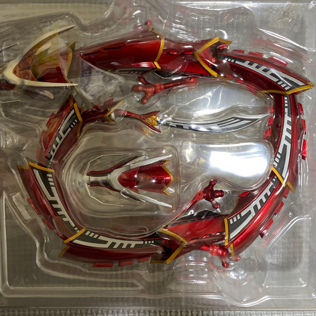 【中身未使用】s.h.figuarts 仮面ライダー龍騎　バンダイ　フィギュア