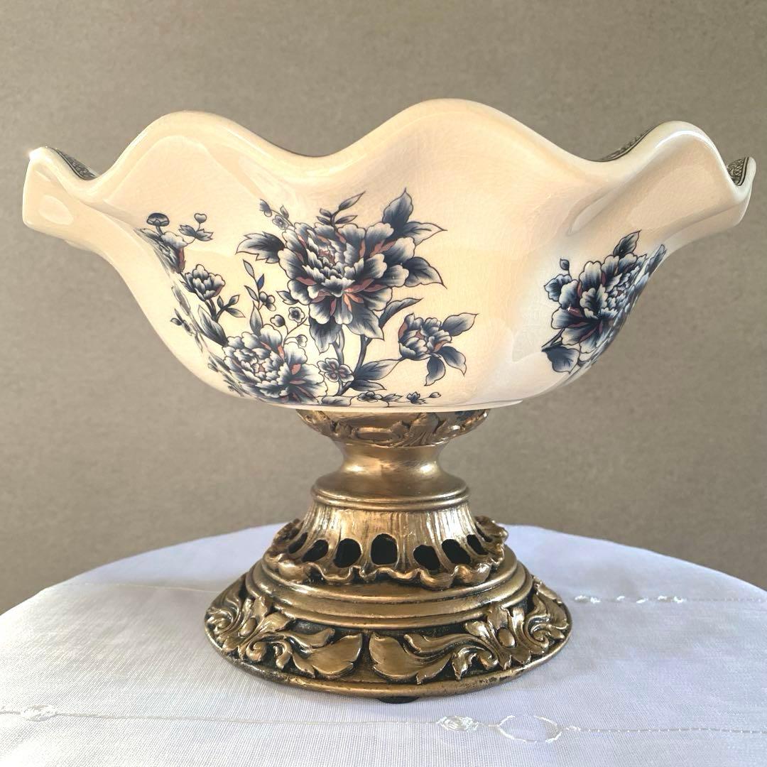 【未使用】高級　果物皿　盛り皿　フルーツプレート　花柄　豪華〜果物カゴ　台座