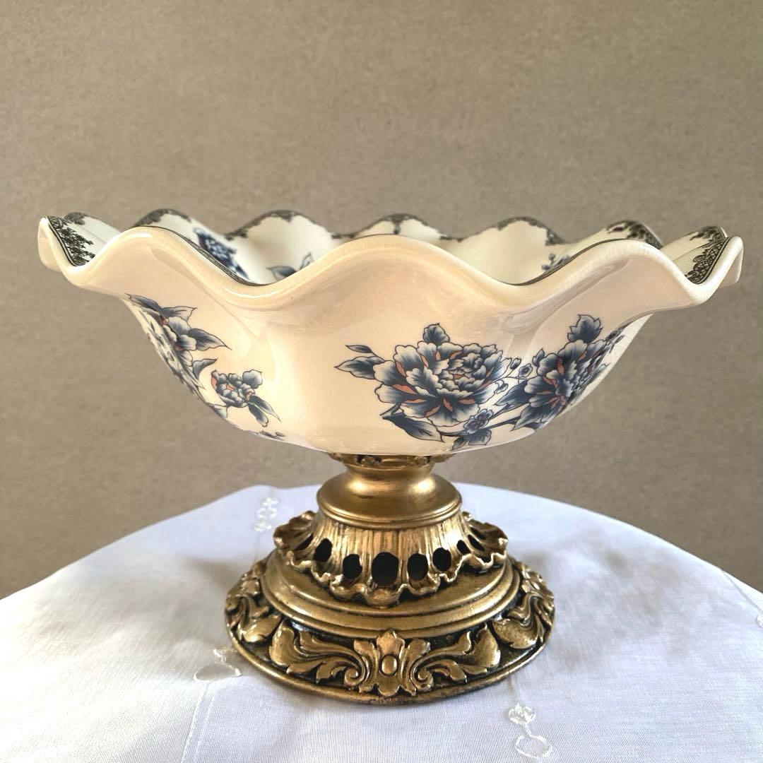 【未使用】高級　果物皿　盛り皿　フルーツプレート　花柄　豪華〜果物カゴ　台座