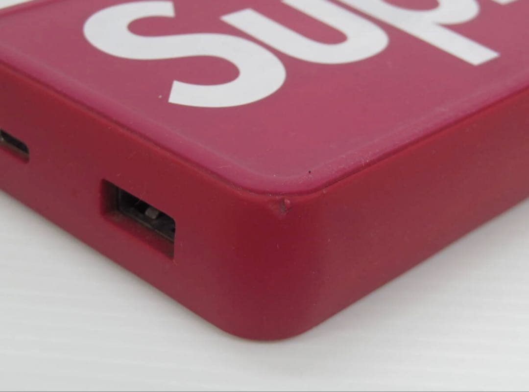 19SS Supreme モバイルバッテリー