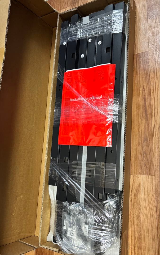 新品　ベッドフレーム シングルベッド 宮棚付き2口コンセント 耐荷重300kg