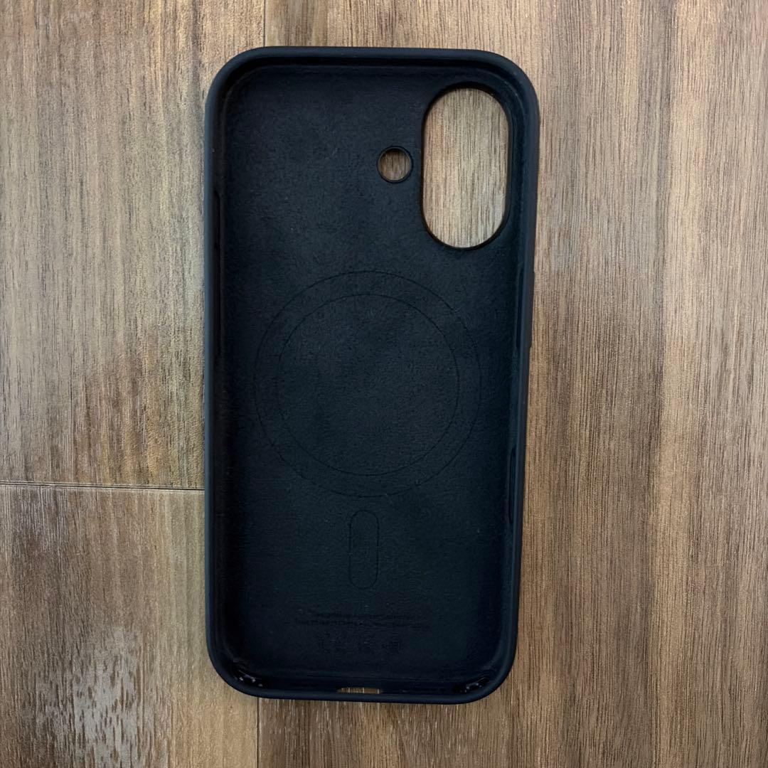 iPhone17 純正シリコンケース