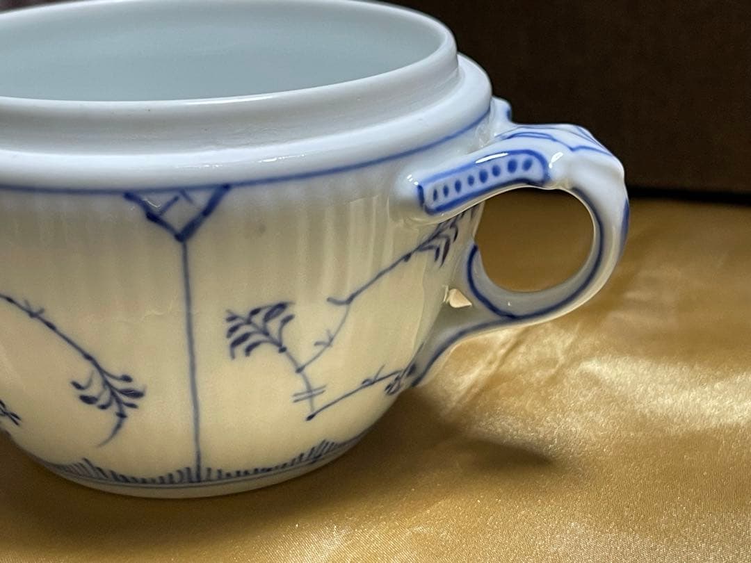 【新品未使用】ロイヤルコペンハーゲンブルーフルーテッドプレインシュガーポット蓋付