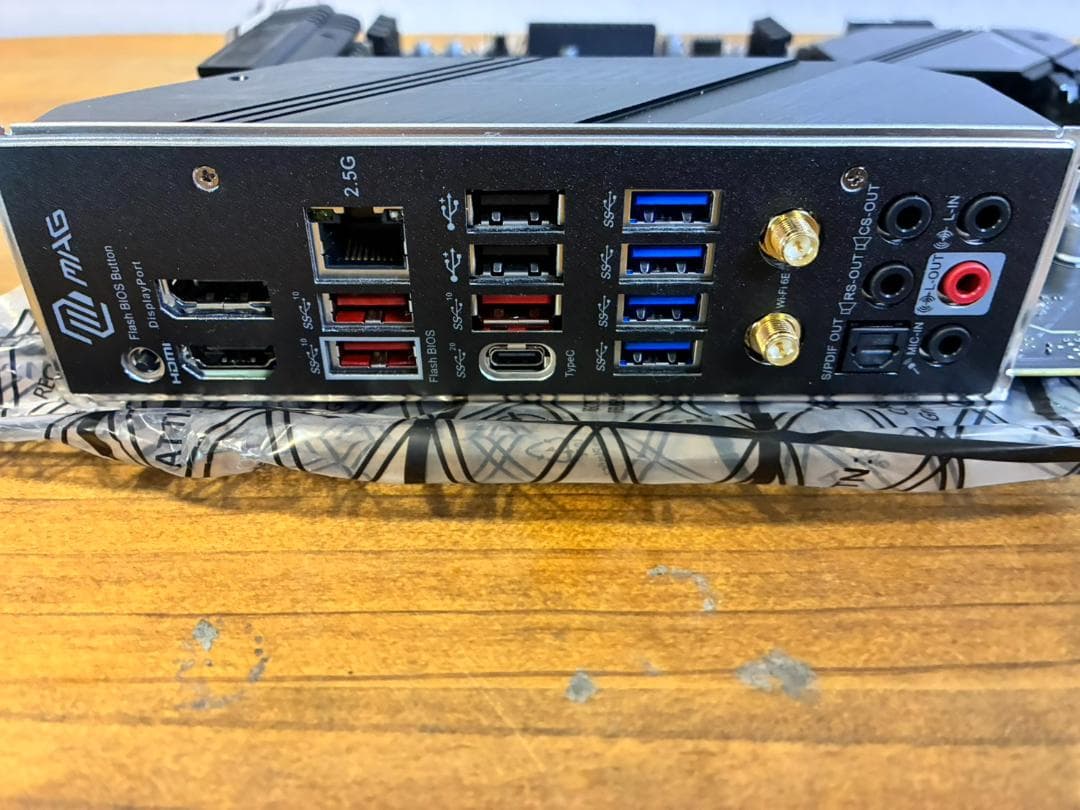 【未使用】MSI MAG B650 TOMAHAWK WIFI マザーボード