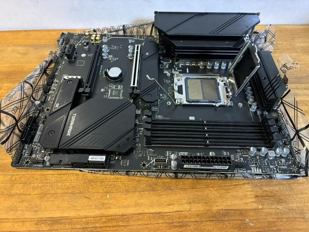 【未使用】MSI MAG B650 TOMAHAWK WIFI マザーボード