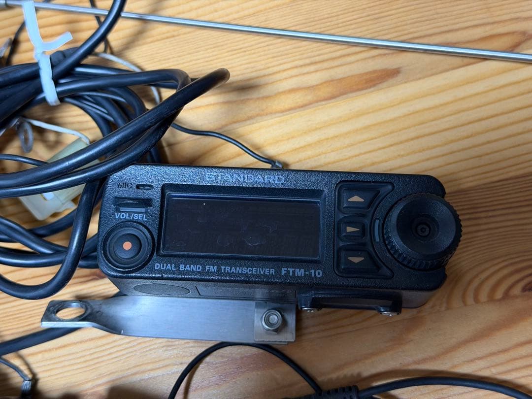 バイク用無線　FTM-10S アンテナ、ヘッドセット、取り扱い説明書付き
