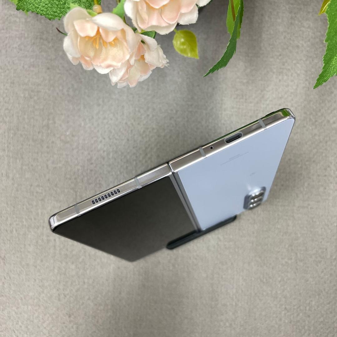 新品同様 Galaxy Z Fold5 256GB 国内版SIMフリー