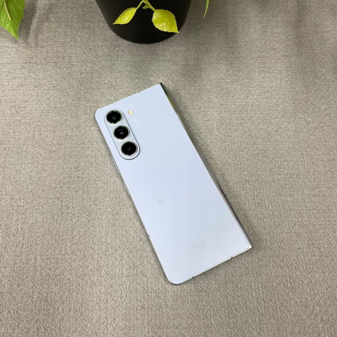 新品同様 Galaxy Z Fold5 256GB 国内版SIMフリー