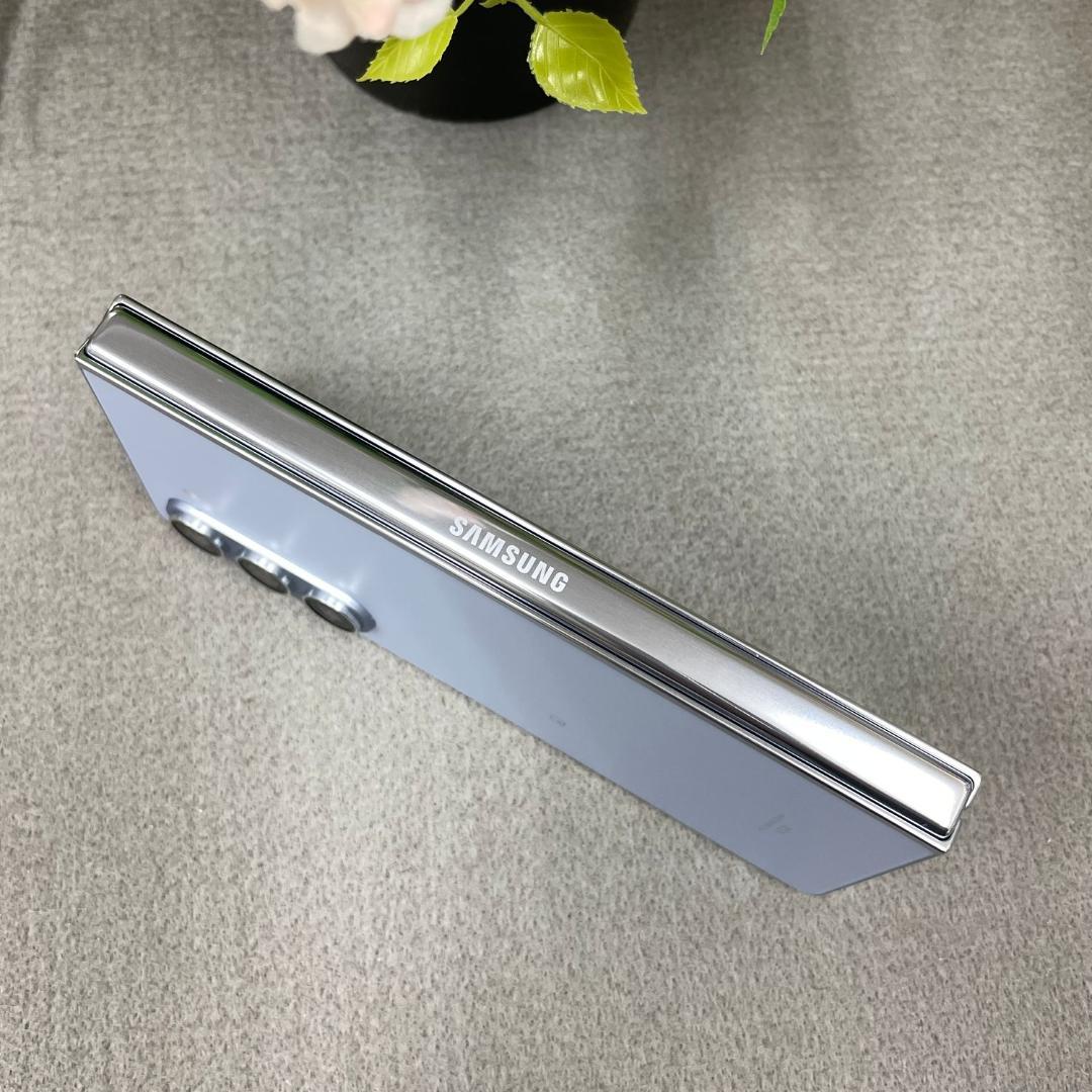 新品同様 Galaxy Z Fold5 256GB 国内版SIMフリー