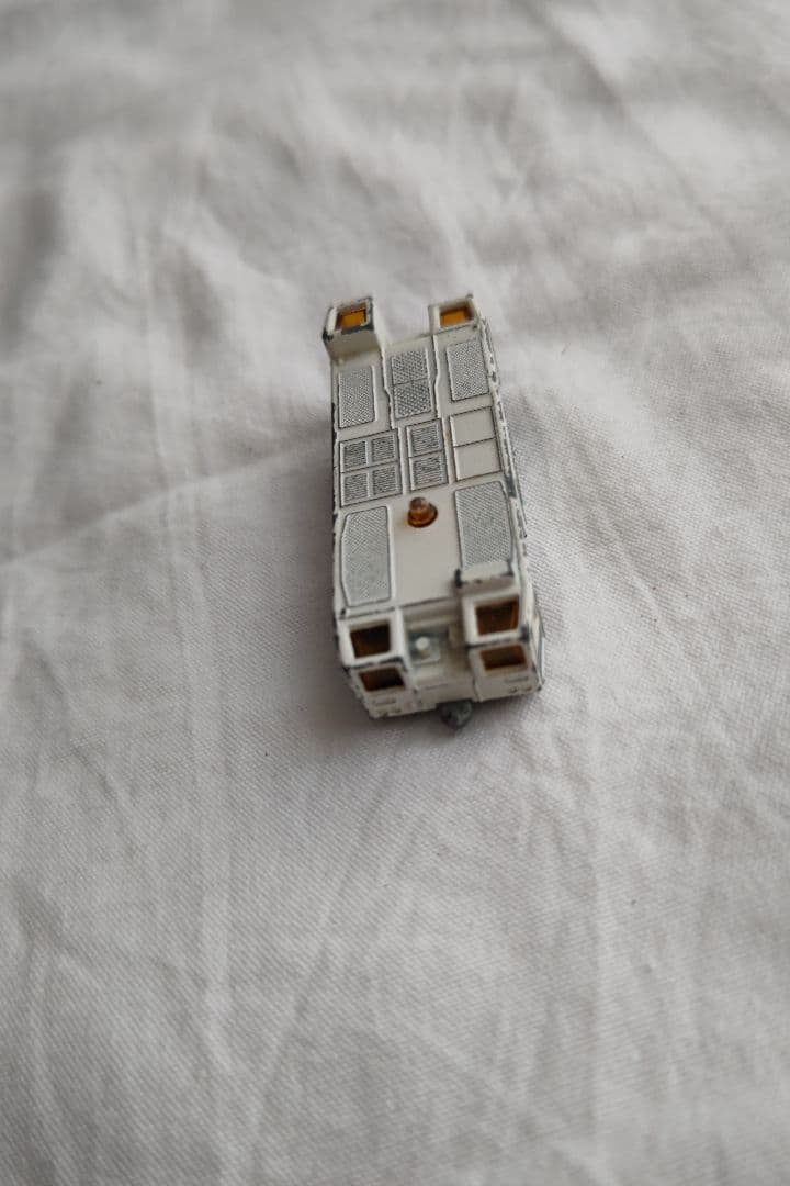 ANAトミカ ホワイト