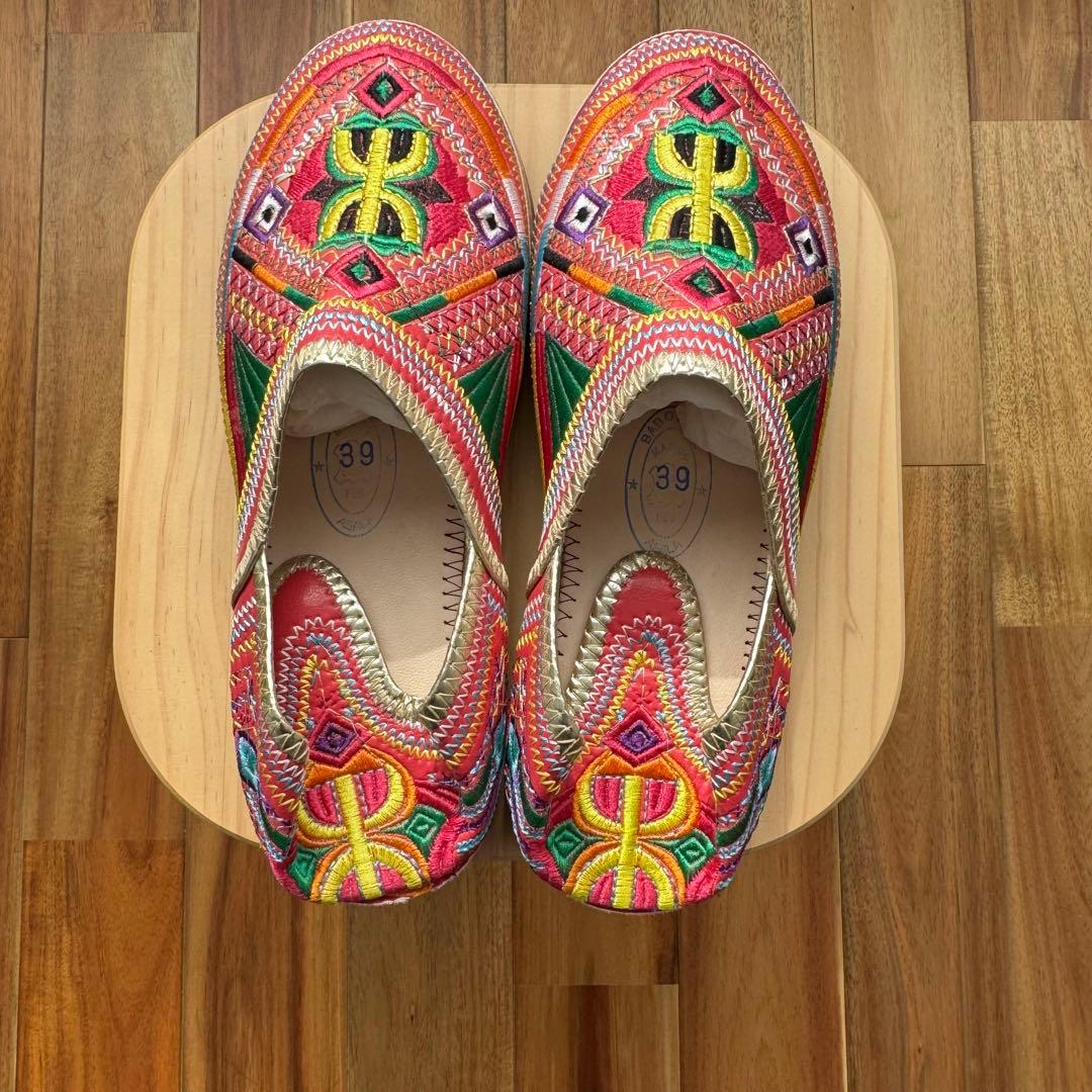 【バブーシュ】【美品】エスニック 刺繍 フラットシューズ カラフル