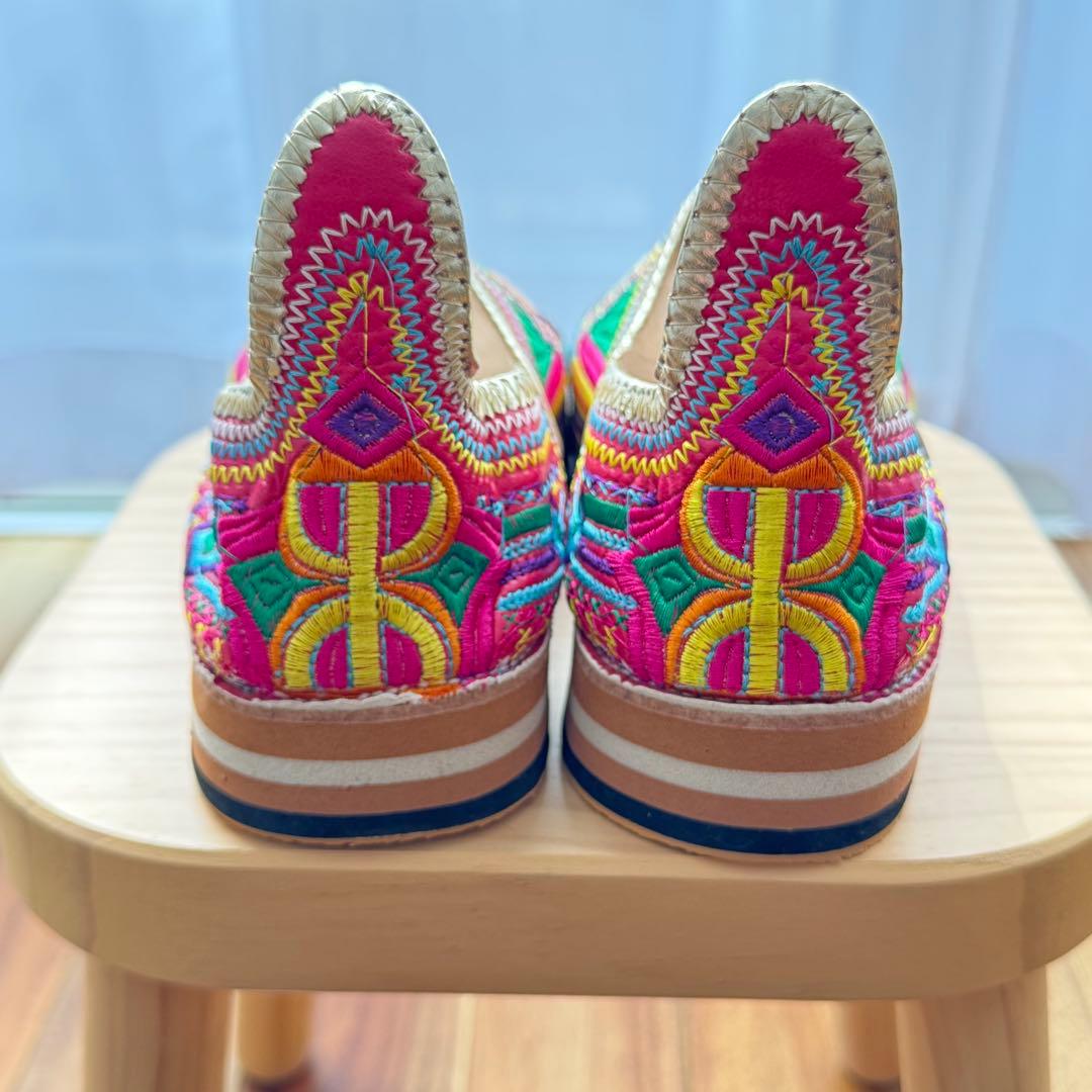 【バブーシュ】【美品】エスニック 刺繍 フラットシューズ カラフル