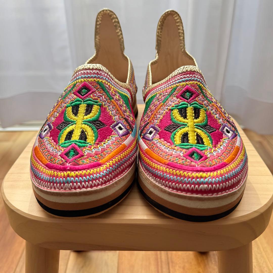 【バブーシュ】【美品】エスニック 刺繍 フラットシューズ カラフル