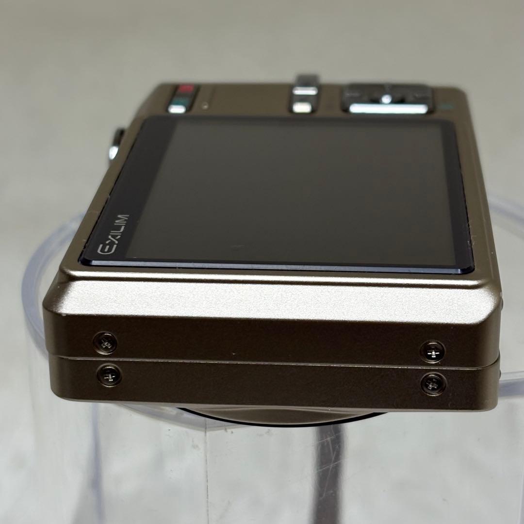 CASIO カメラ　EX-Z700 充電器　箱 ゴールド　コンデジ　動作品