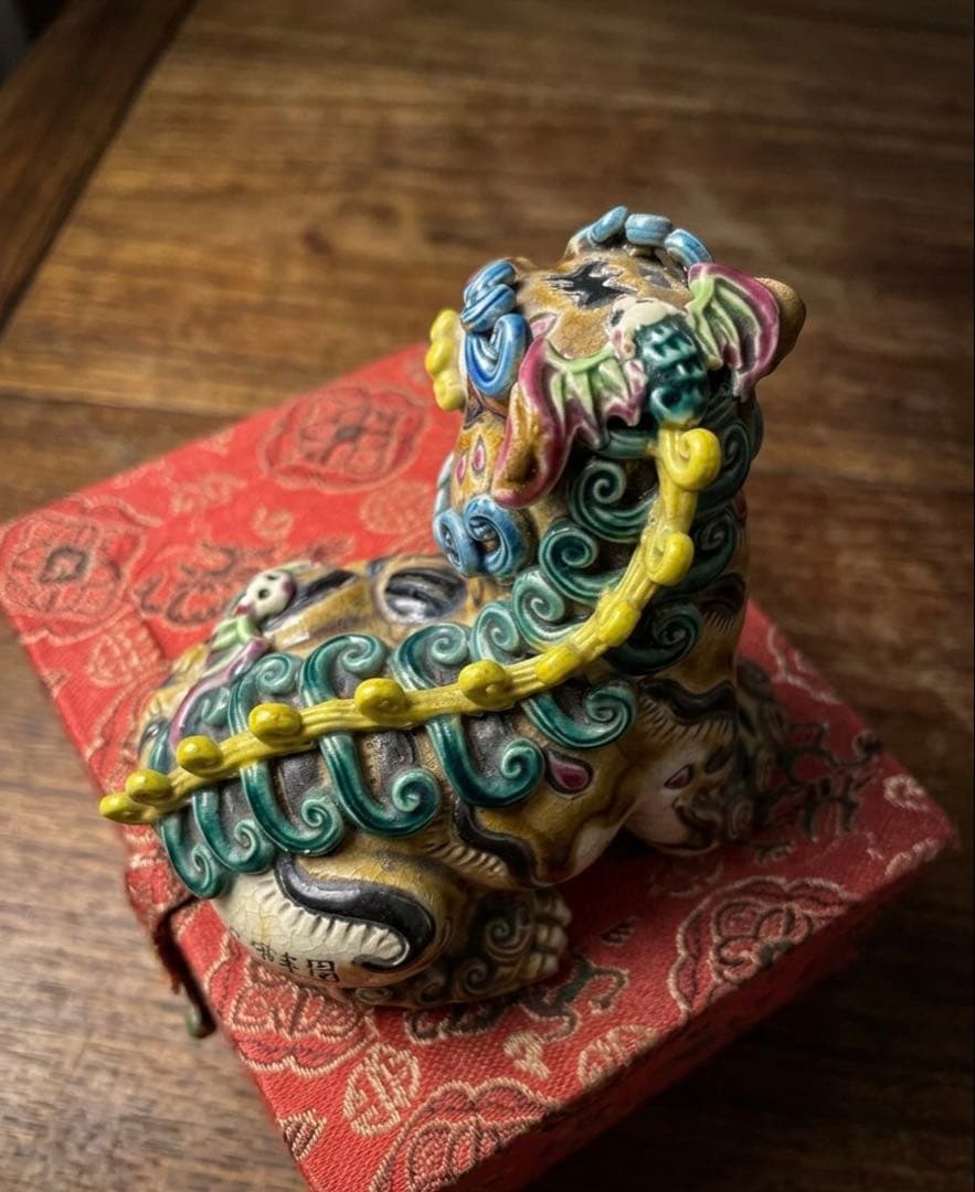 【縁起物】九谷焼風 招財虎 陶器 置物 陶光作 専用箱付き