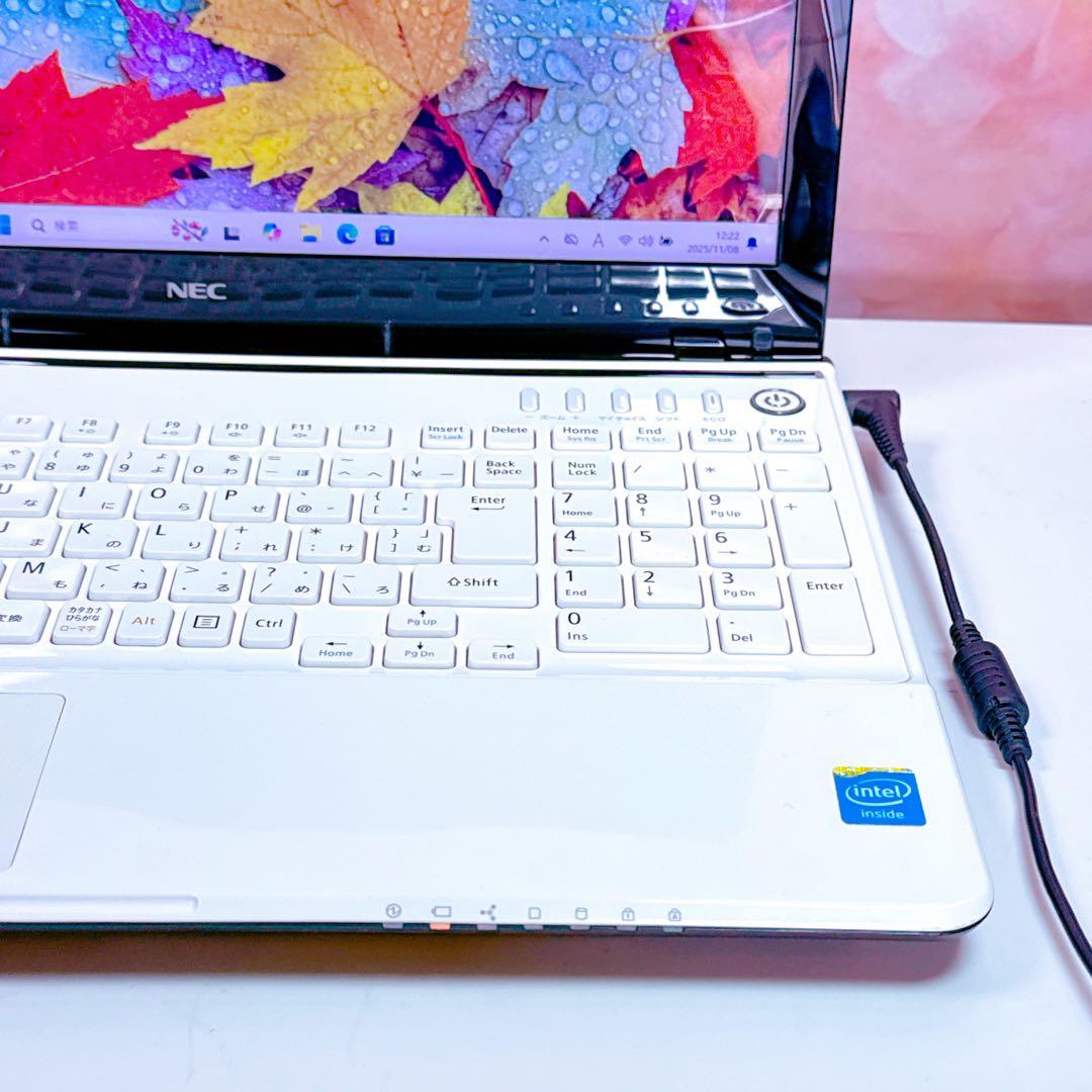 新品SSD✨windows11✨カメラ✨ノートパソコン✨オフィス✨薄型 ✨8GB