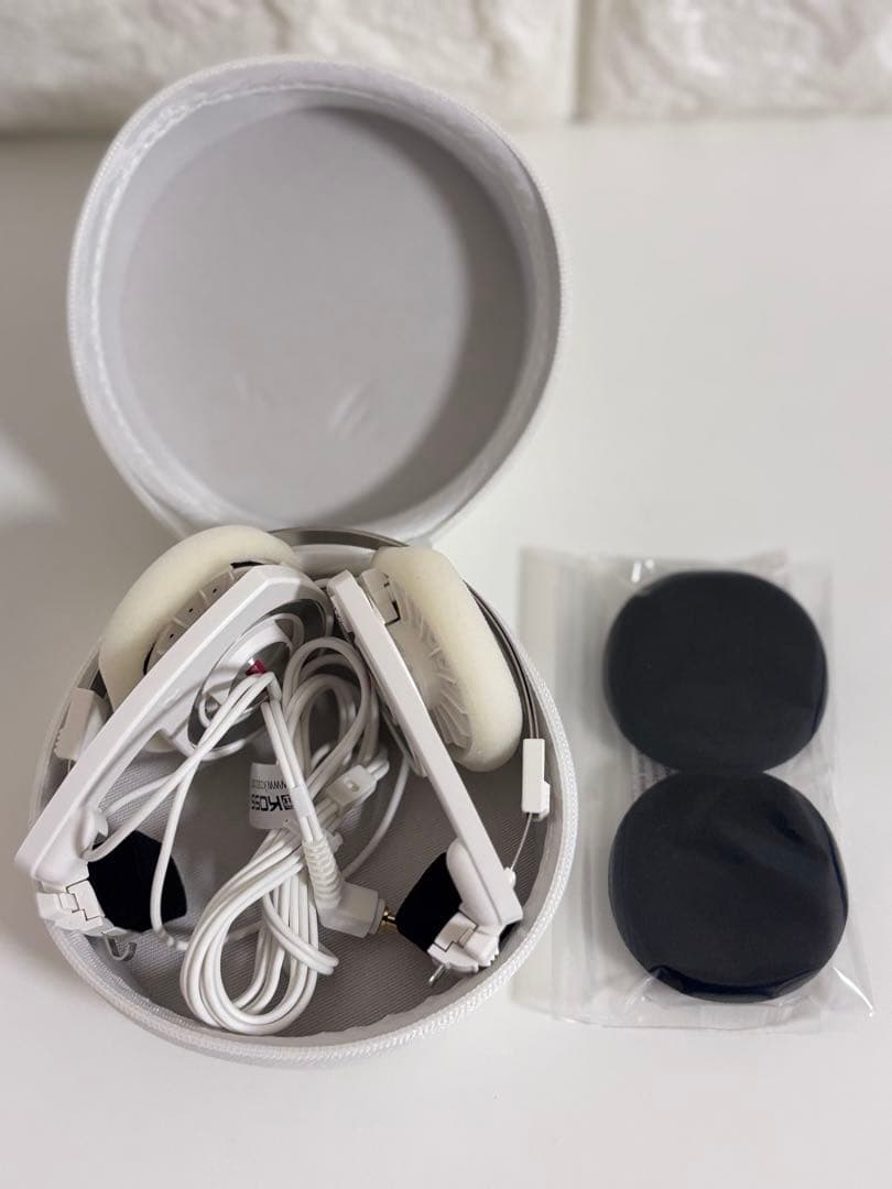 Supreme / Koss PortaPro Headphones ホワイト