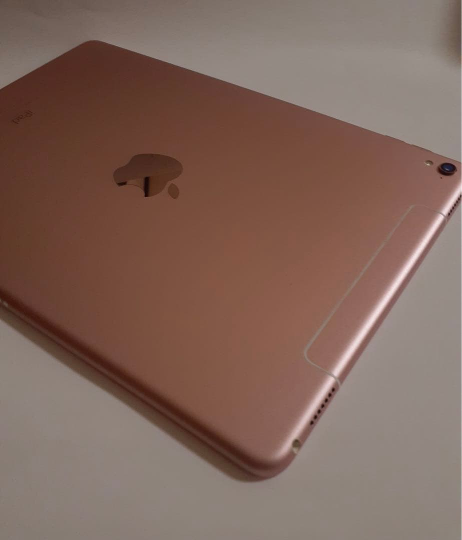 iPad Pro 9.7インチ128GB Wi-Fi＋セルラー　ローズゴールド
