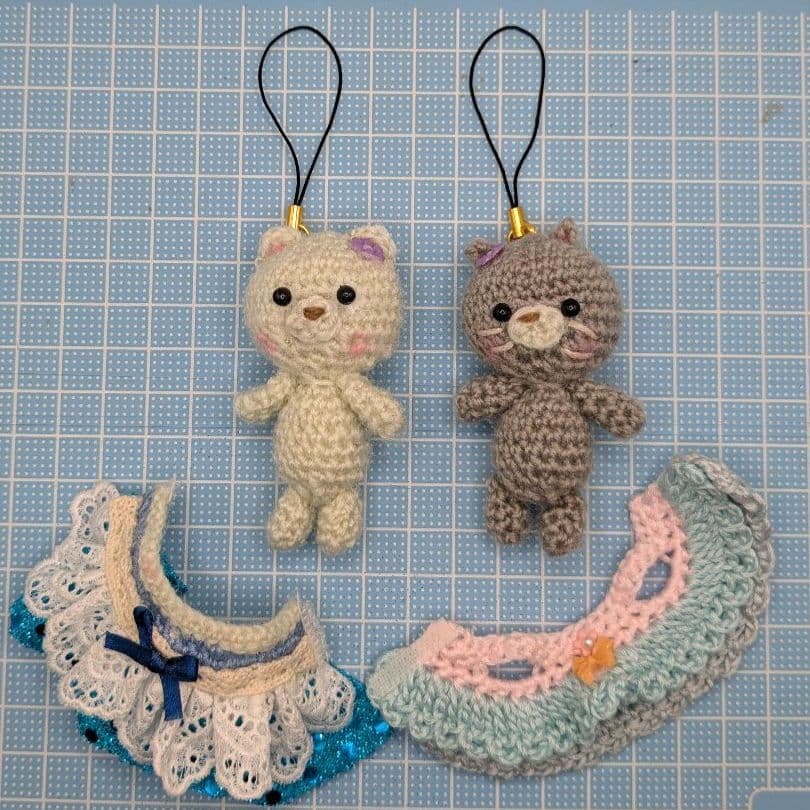 編みぐるみ着せ替えストラップ　飾り　ねこ　くま　バックチャーム