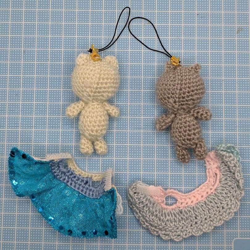 編みぐるみ着せ替えストラップ　飾り　ねこ　くま　バックチャーム