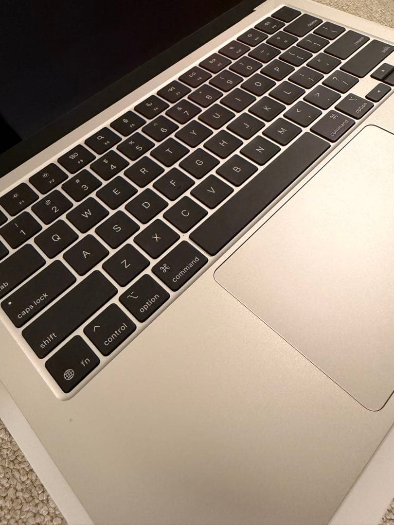 【送料込】13インチMacBook Air M4 シルバー