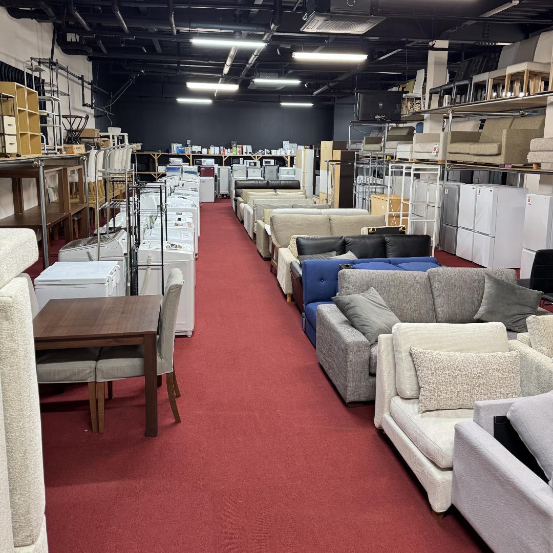 東京23区送料無料　美品チェスターフィールド本革ソファー　クリーニング済み