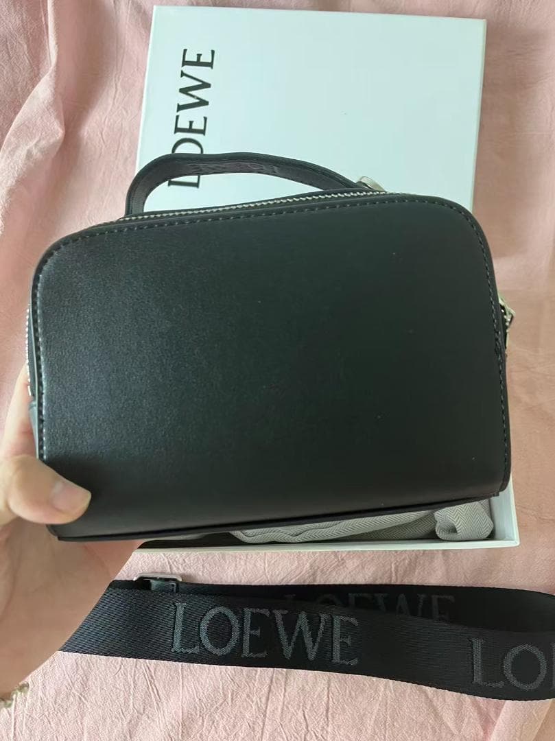 LOEWE ブラック ショルダーバッグ---