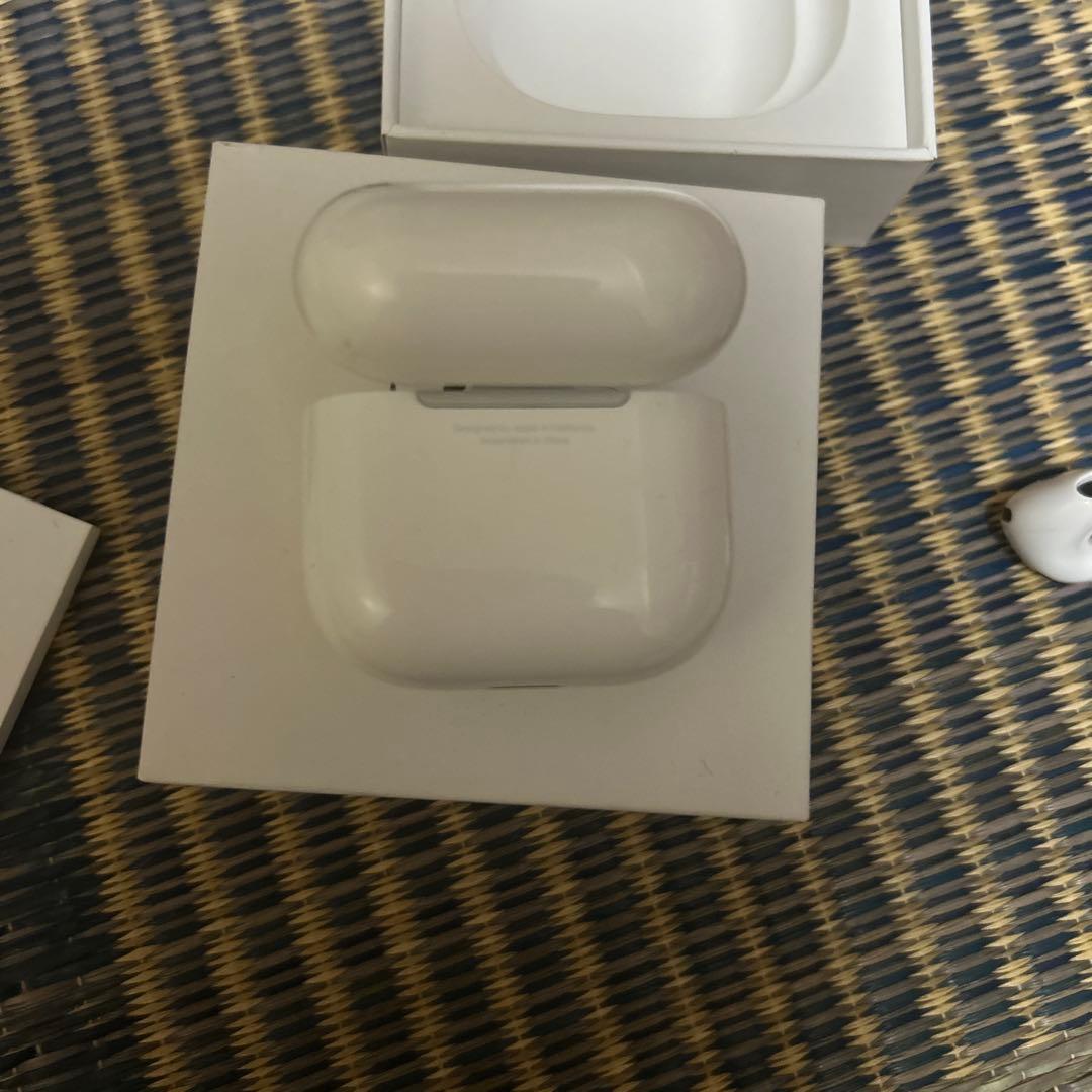 Apple AirPods 本体 ホワイト