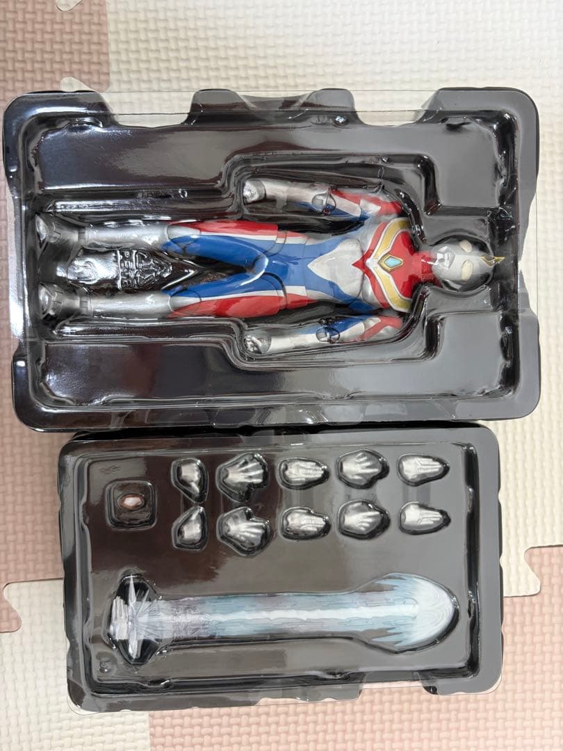 S.H.Figuarts 真骨彫製法　ウルトラマンダイナ