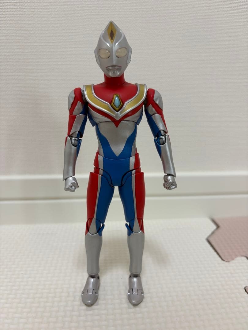 S.H.Figuarts 真骨彫製法　ウルトラマンダイナ