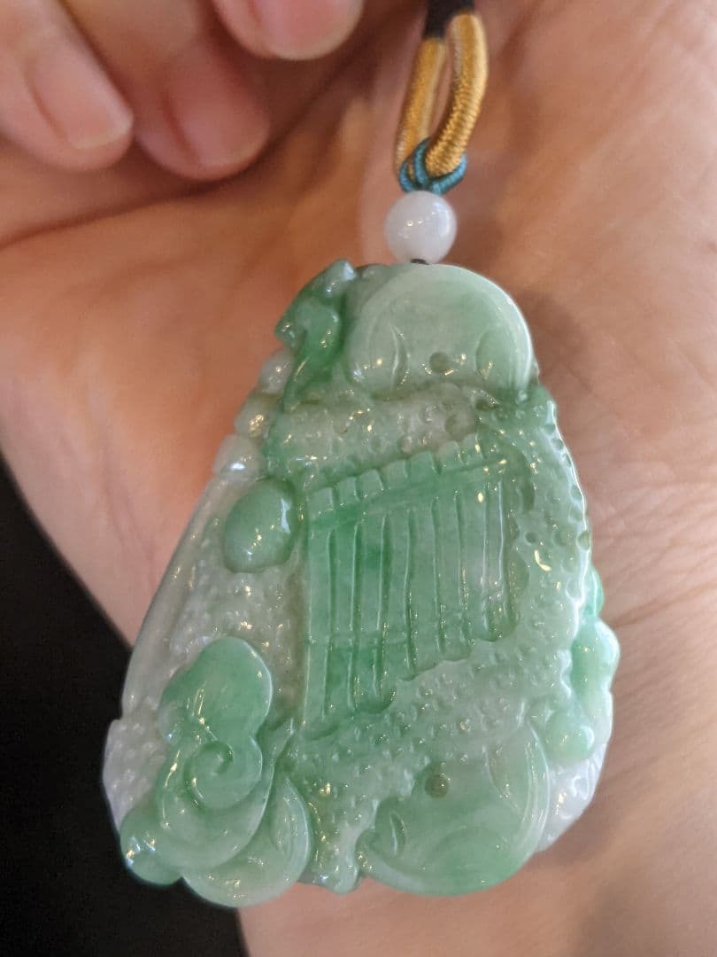 お守り本翡翠立体手彫りネックレス古代八種の神器レアコレクションジェイダイト