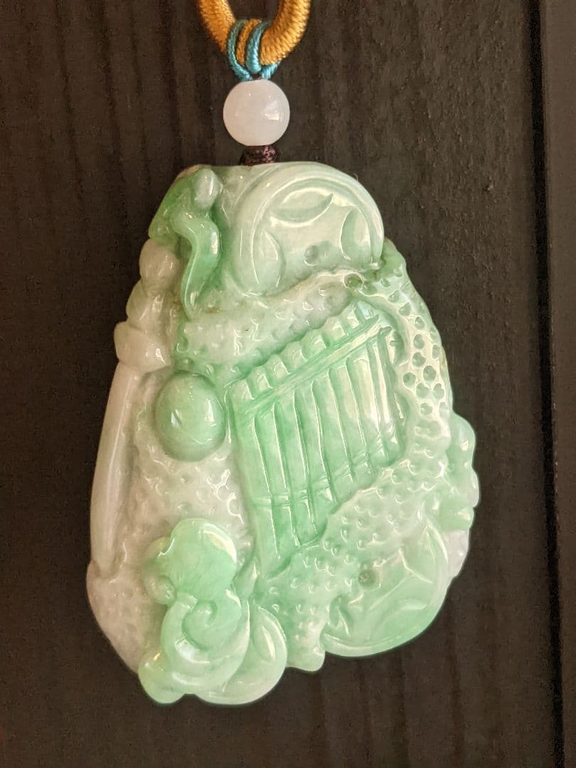 お守り本翡翠立体手彫りネックレス古代八種の神器レアコレクションジェイダイト